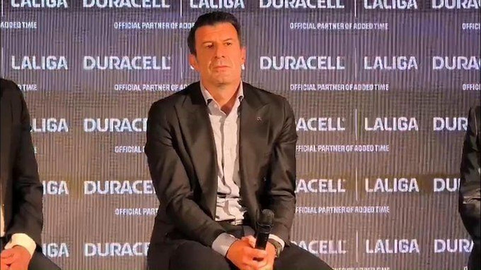 Figo: "En el Real Madrid la mano dura no funciona"