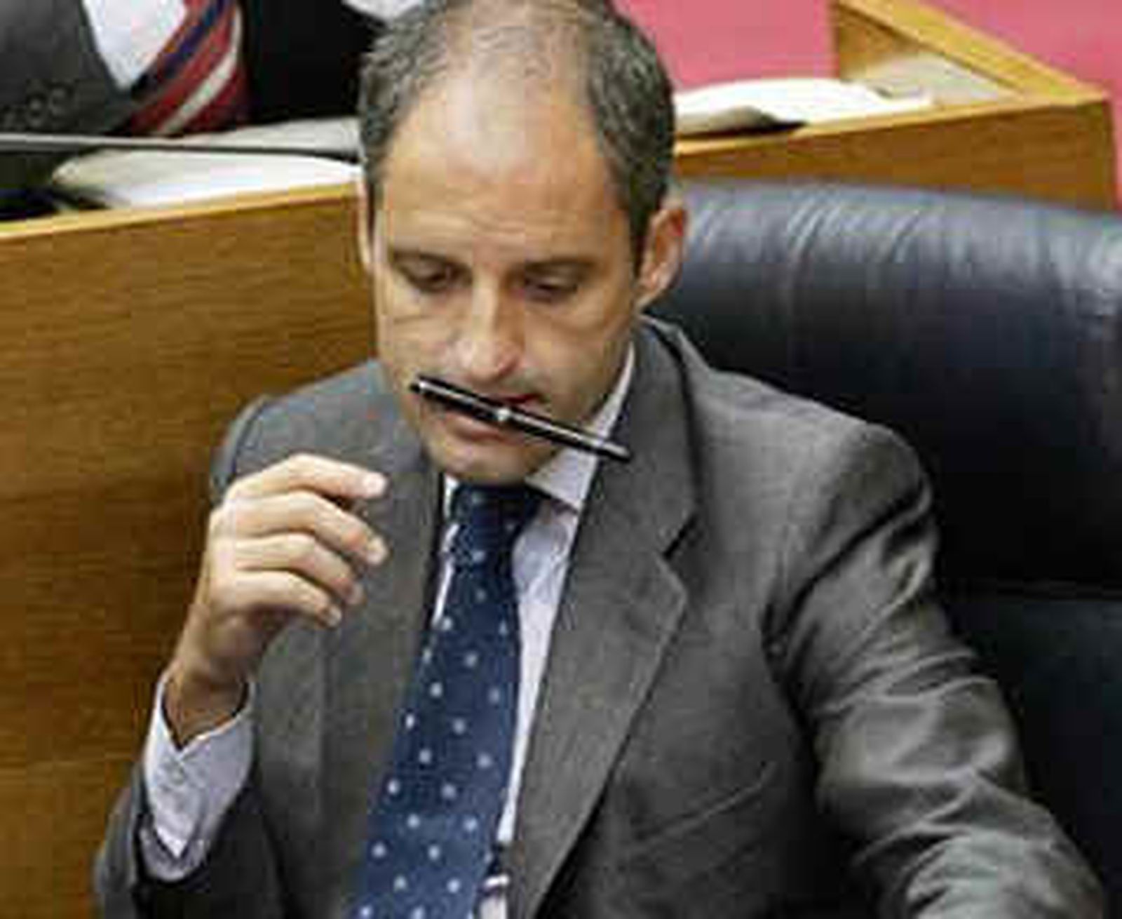 Camps entrará en el Consejo Jurídico Consultivo y renunciará a su sueldo como diputado
