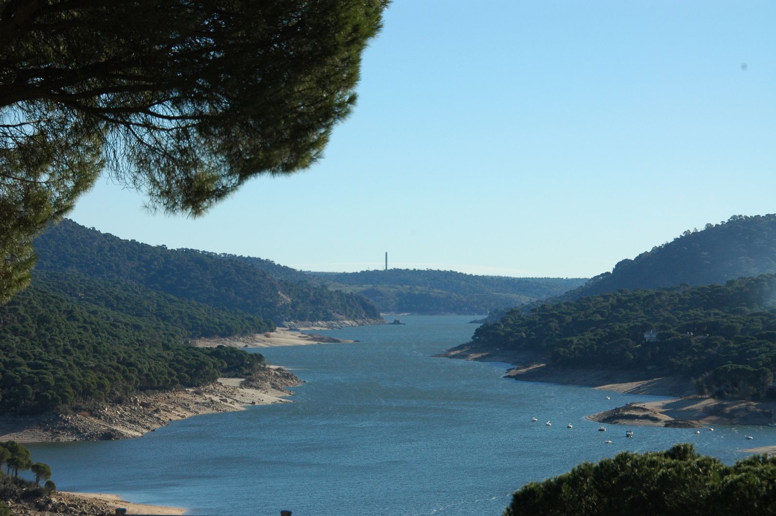 Vistas del pantano de San Juan desde Virgen de la Nueva
