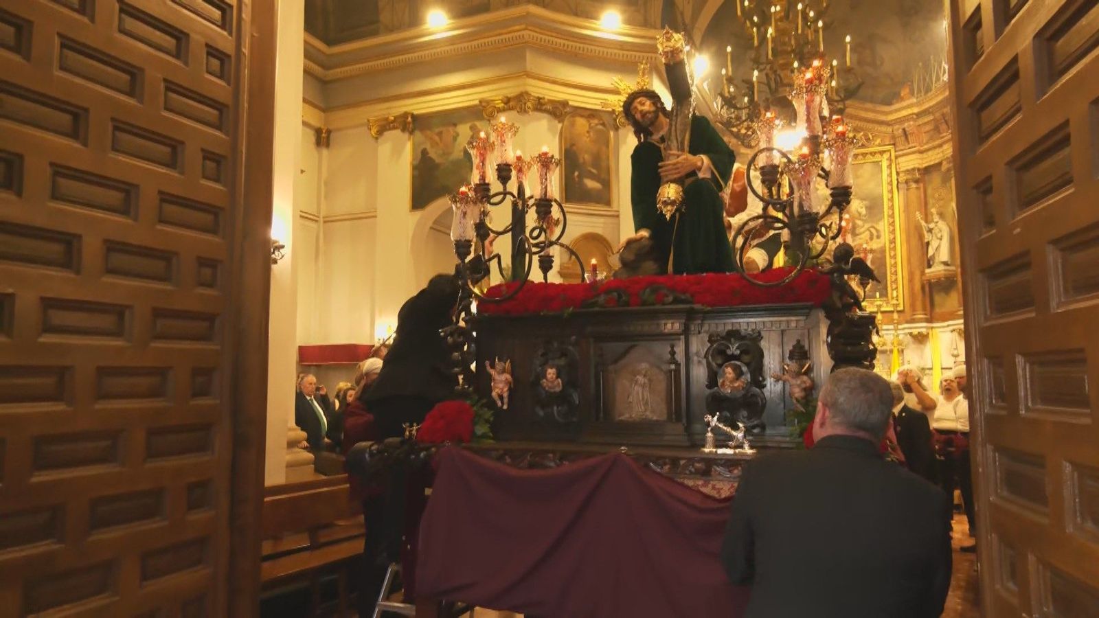 Salida del Cristo de las Tres Caídas en la Semana Santa de Madrid 2025