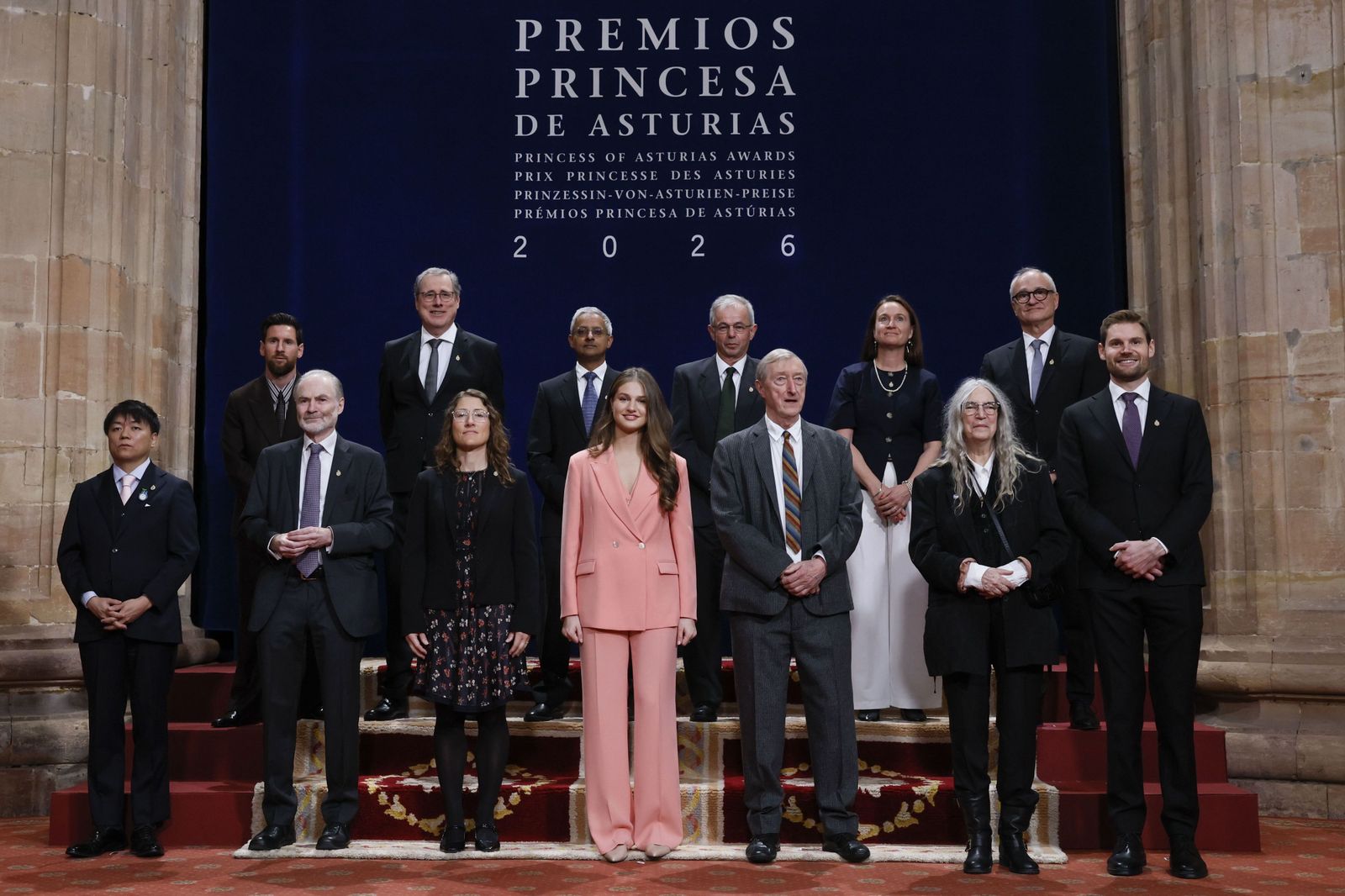 Leonor entrega en solitario las insignias de los Premios Princesa de Asturias por primera vez