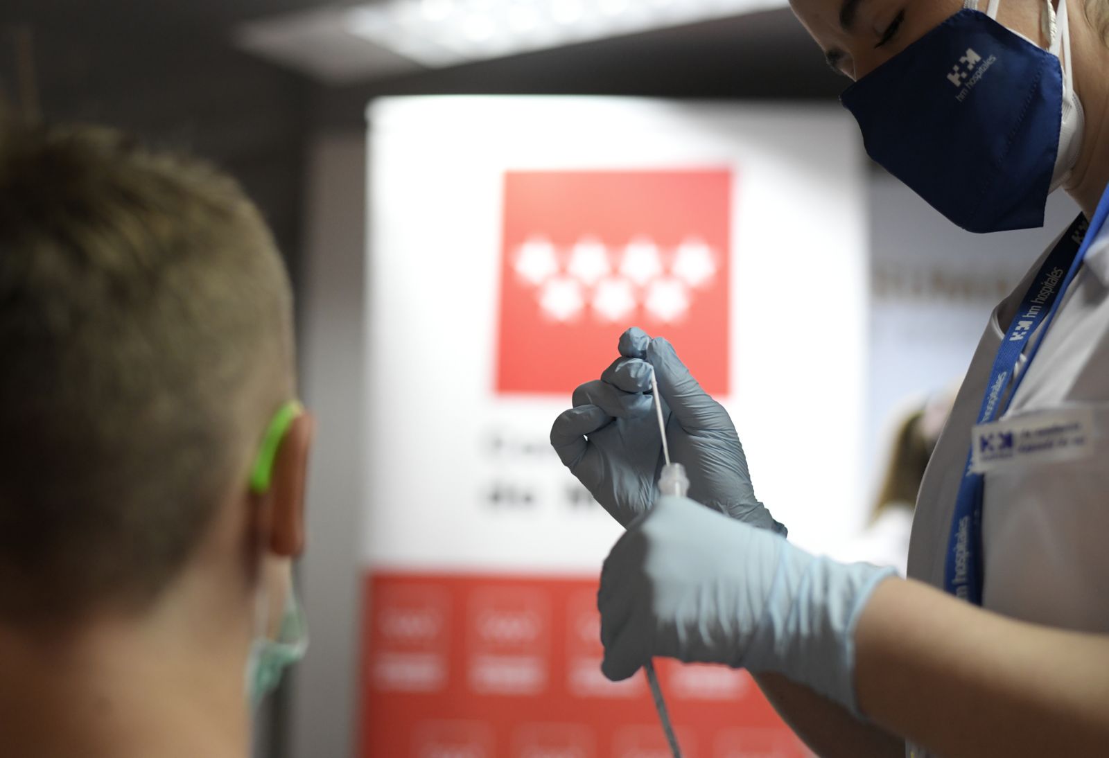 Madrid apuesta por la vacunación y los test de antígenos para combatir el Covid-19