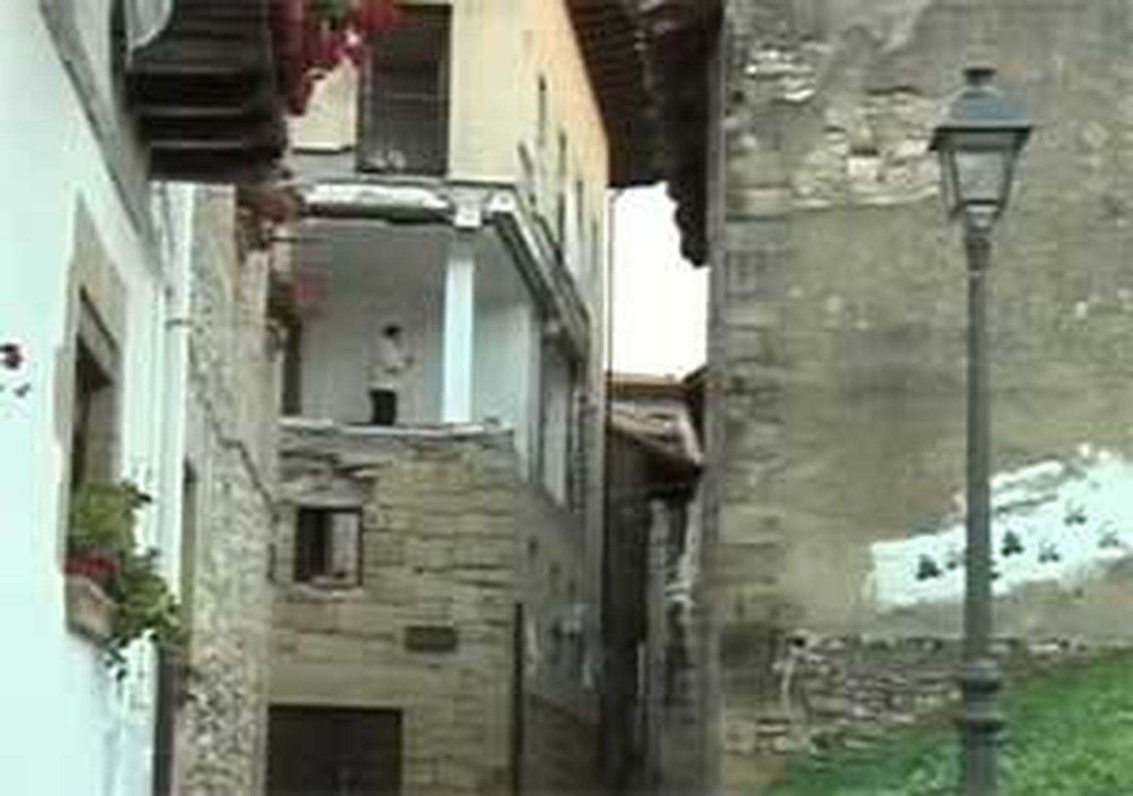 Desalojadas medio centenar de personas tras una explosión  en una vivienda de Hondarribia