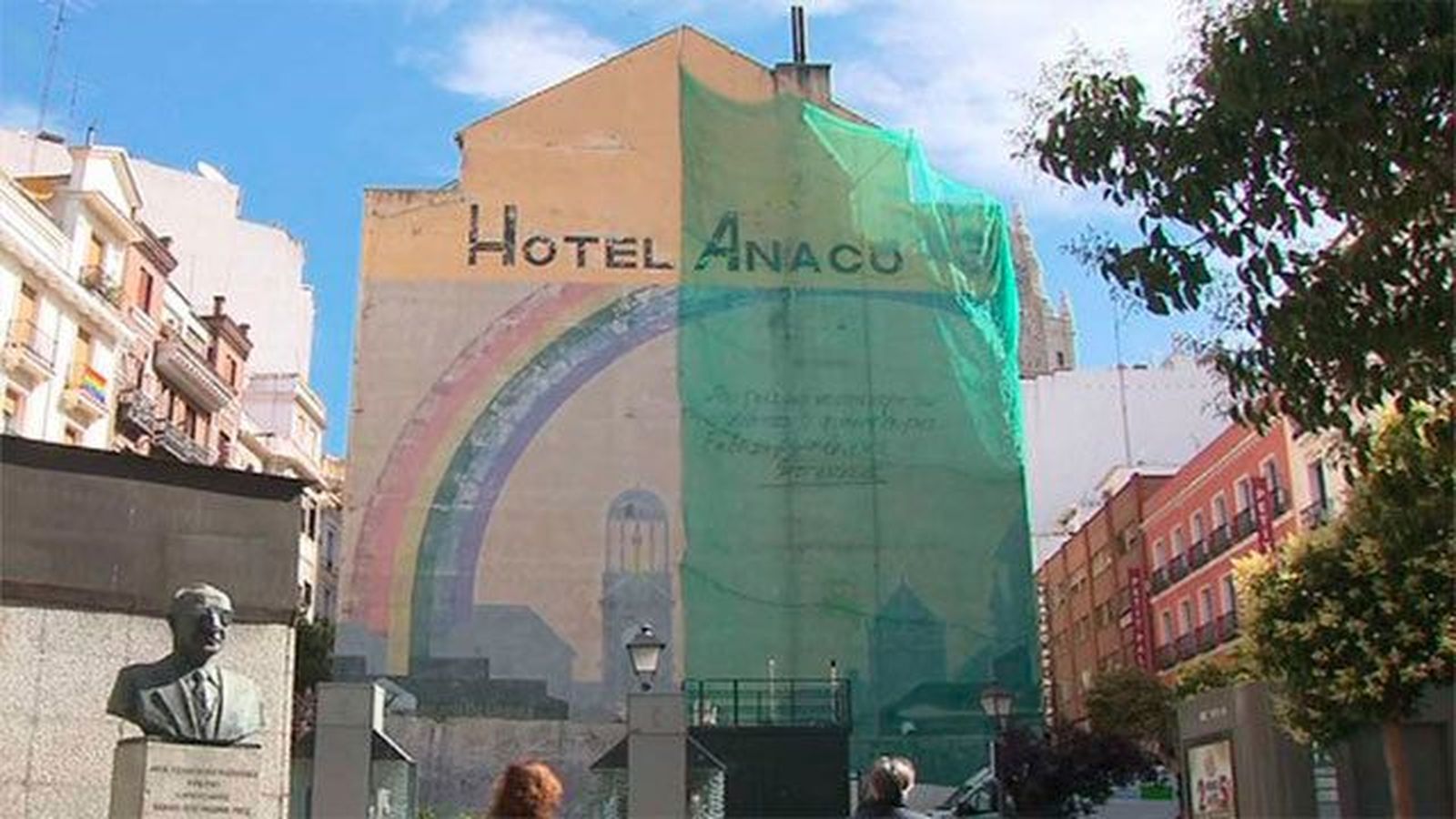 El mural por la paz de la plaza del Carmen será sustituido