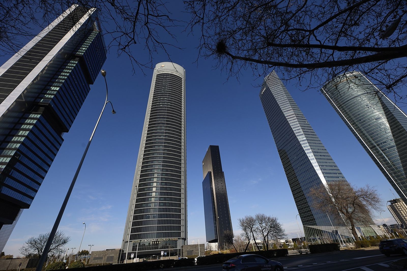Vista de las 5 torres en el complejo Cuatro Torres Business A