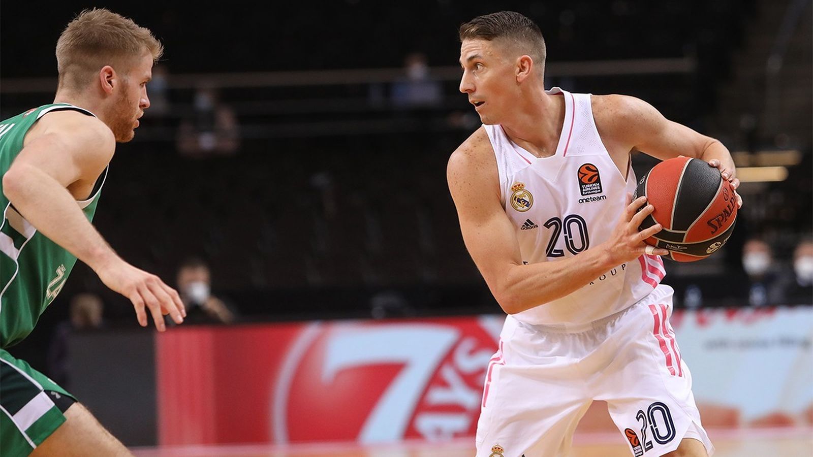 Carroll ante el Zalgiris Kaunas