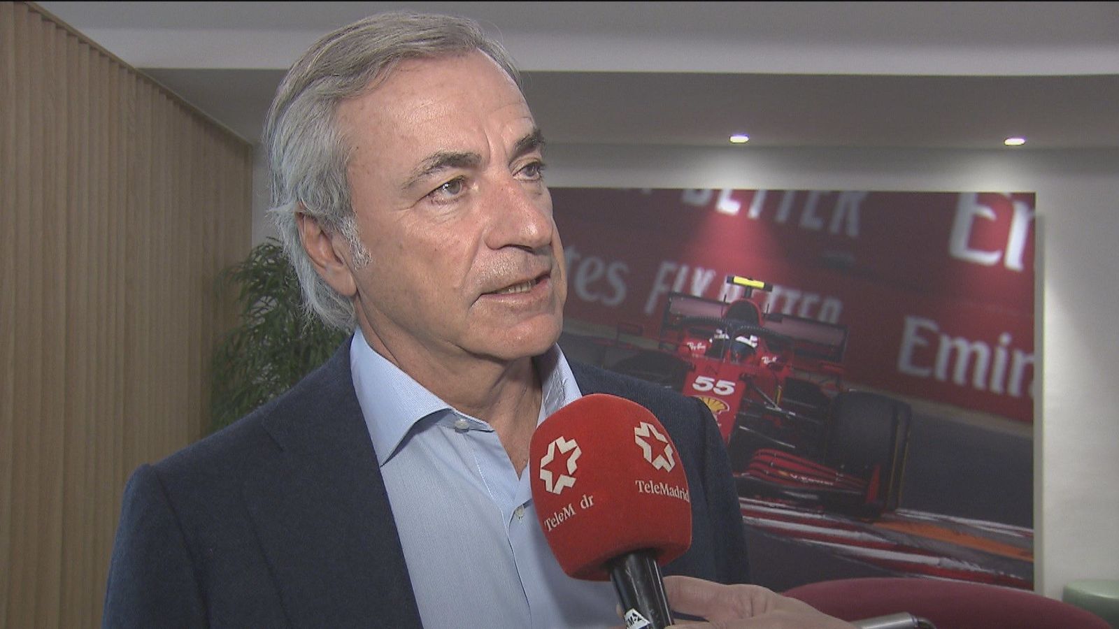 Carlos Sainz ayuda a conducir mejor a los conductores profesionales
