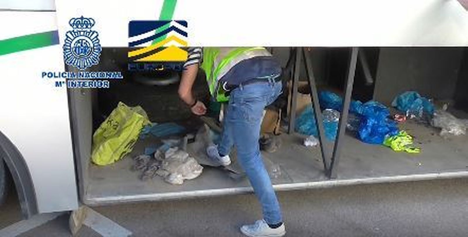 Autobús interceptado por la Policía por  transportar inmigrantes