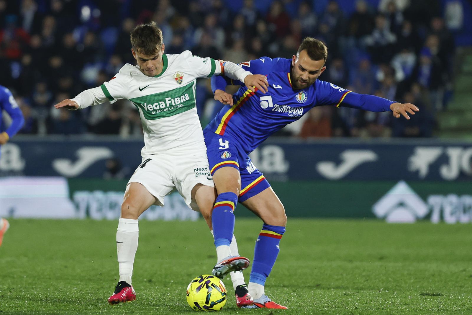 Borja Mayoral ante el Elche