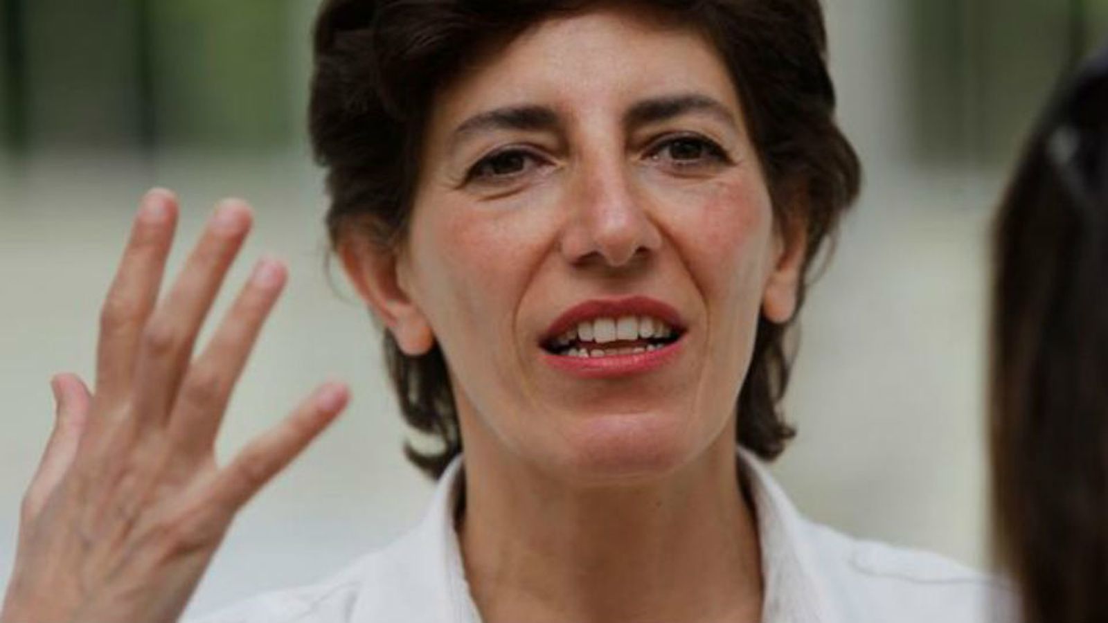 La artista iraní Nairy Baghramian regala "Un respiro" en el Retiro madrileño