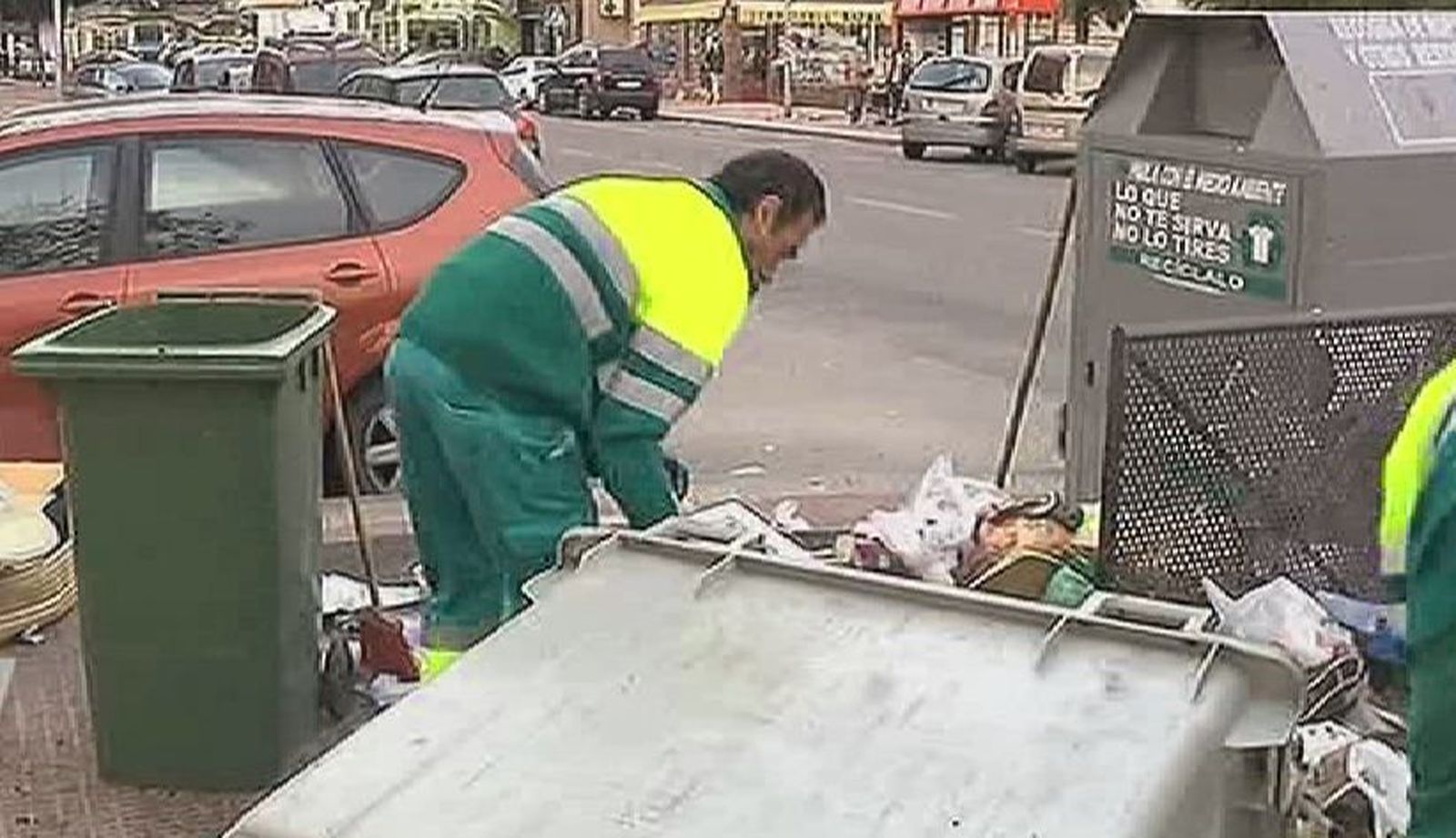 Los trabajadores de recogida de basuras de Parla empiezan a cobrar y finalizan la huelga