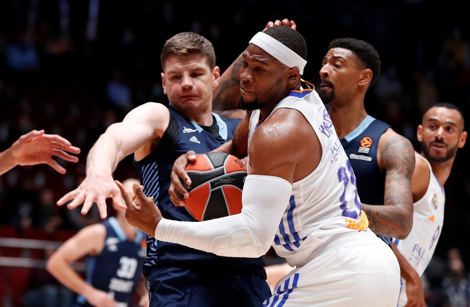 Yabusele ante el Zenit