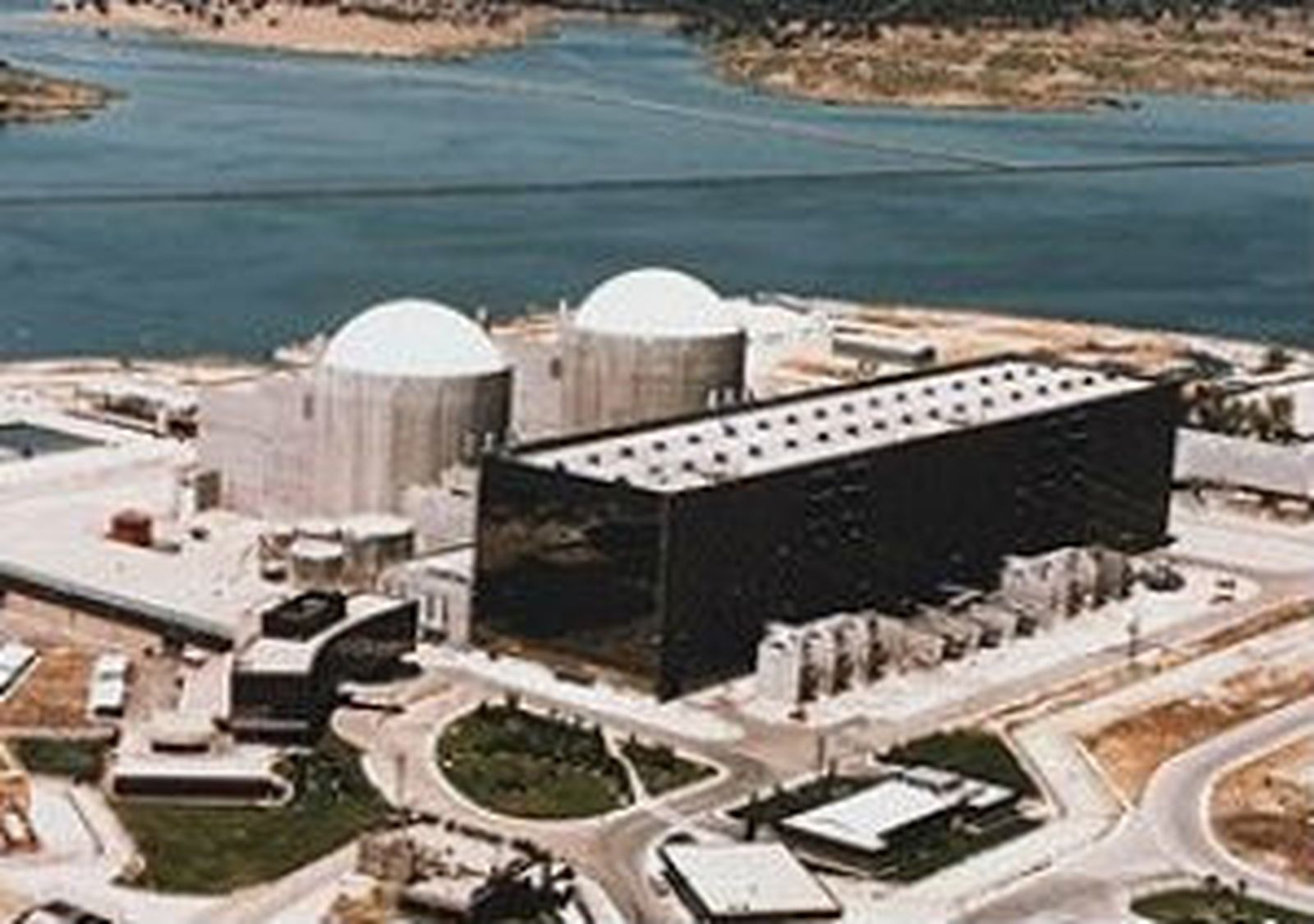 La Central Nuclear de Almaraz II se encuentra parada tras detectar  "altas temperaturas" en una bomba de refrigeración