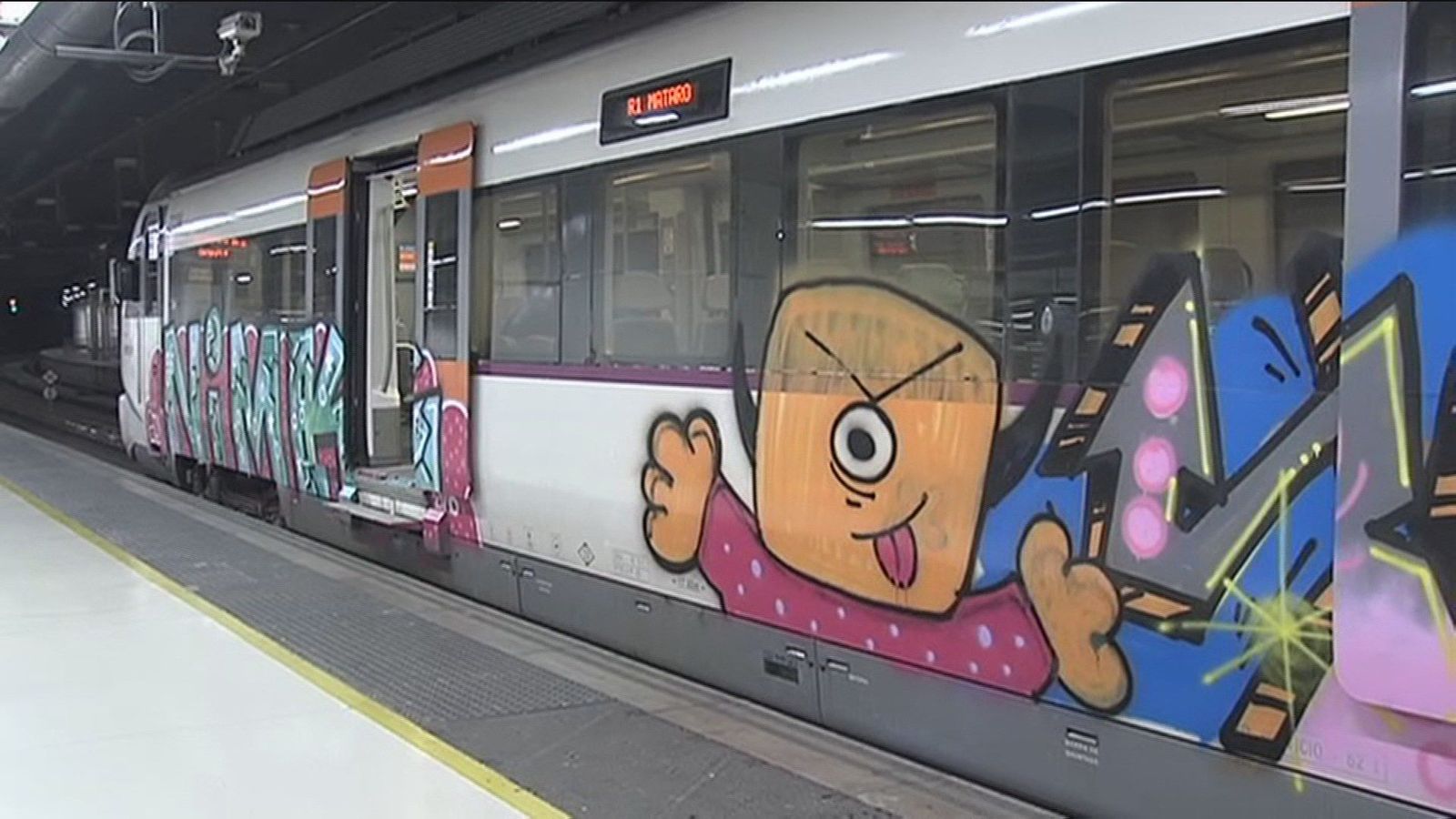 Renfe sortea viajes a quienes encuentren un tren de Cercanías en Cataluña sin pintadas