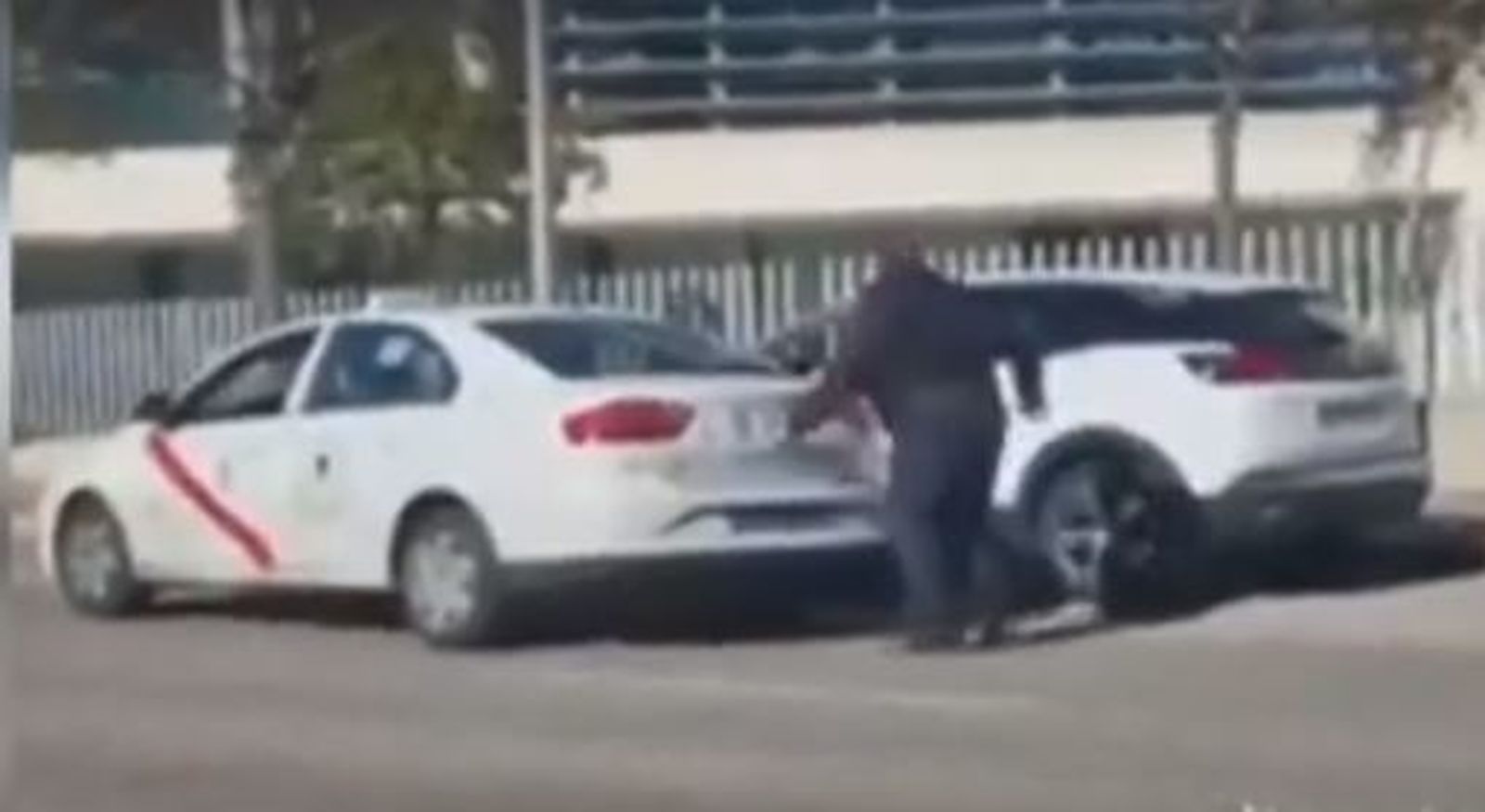 Agresión de un taxista a otro conductor