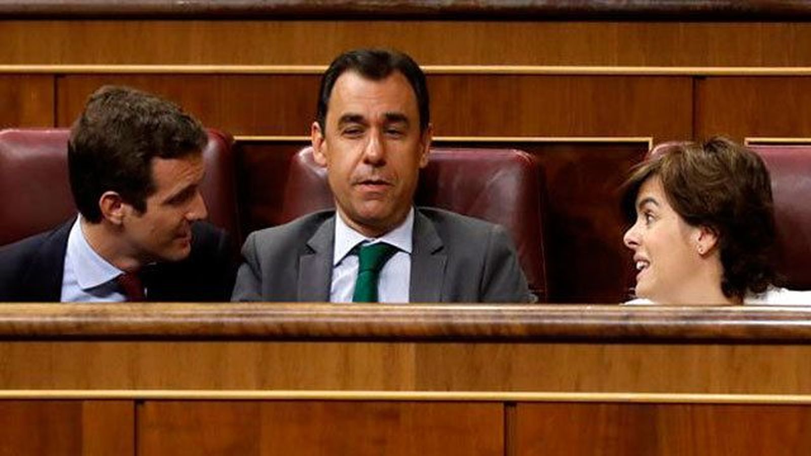 Santamaría y Casado se reúnen a 3 días del congreso que elegirá al sucesor de Rajoy
