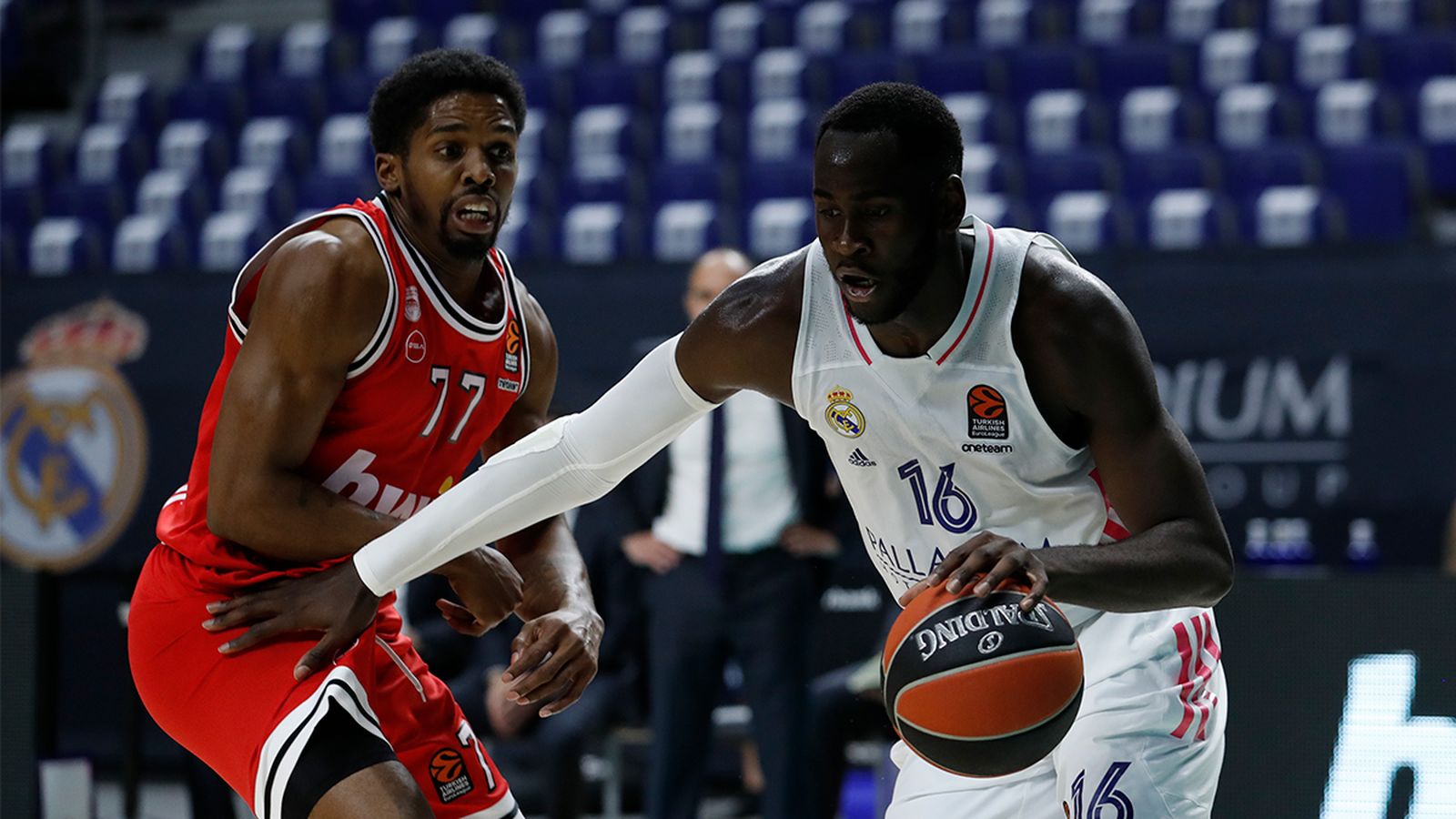 Garuba ante el Olympiakos