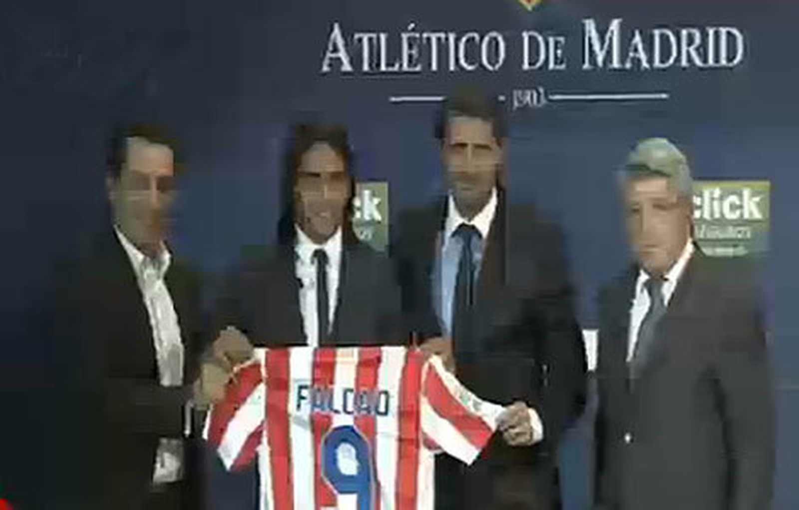Diez mil rojiblancos aclaman a Falcao en su presentación