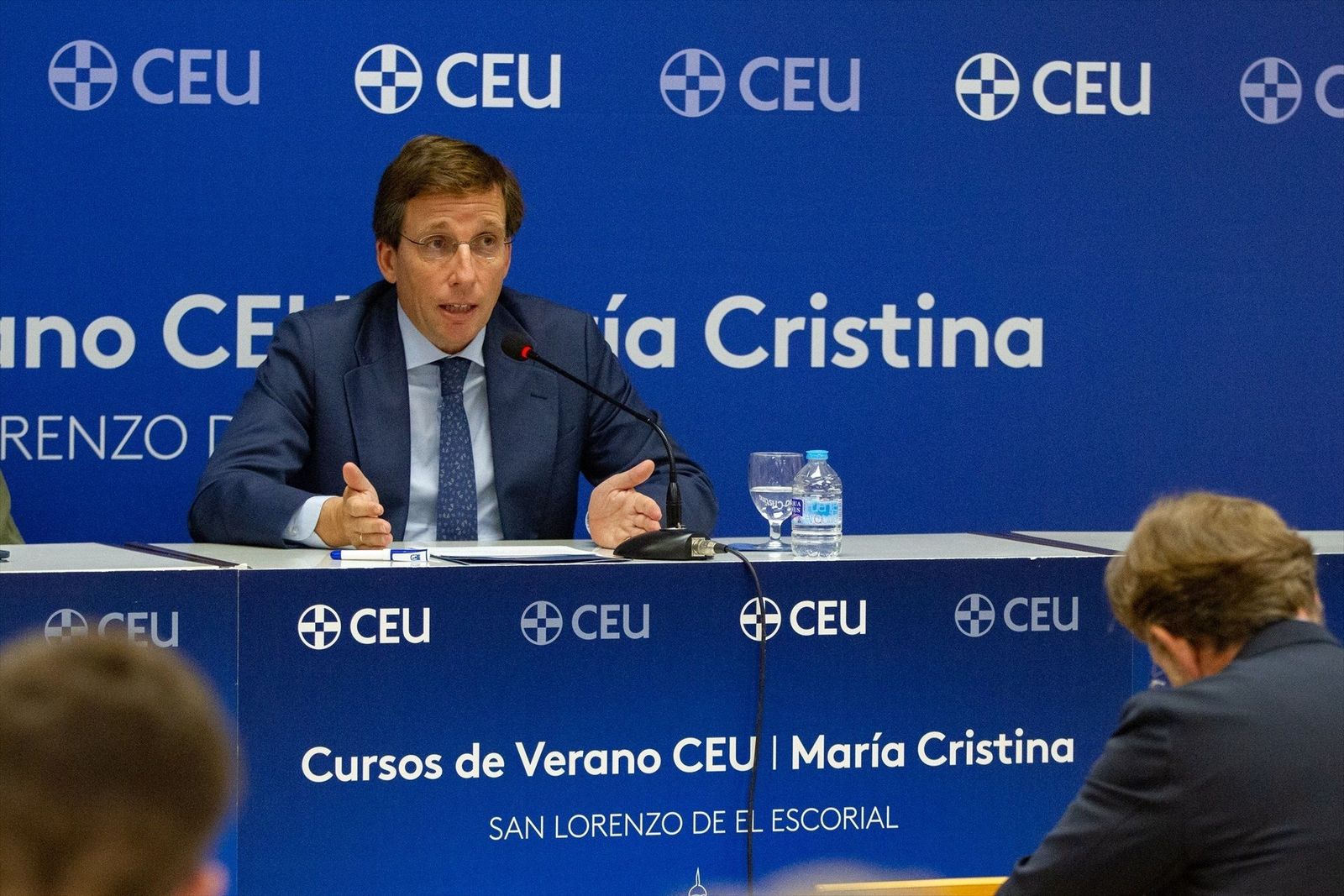 Almeida ve la hiperregulación como un "impuesto a la vivienda"