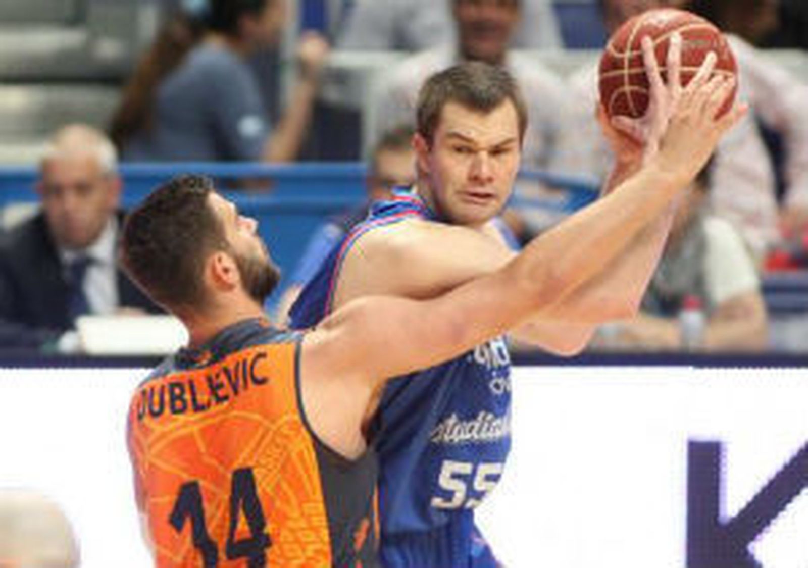 Estudiantes ante Valencia Basket