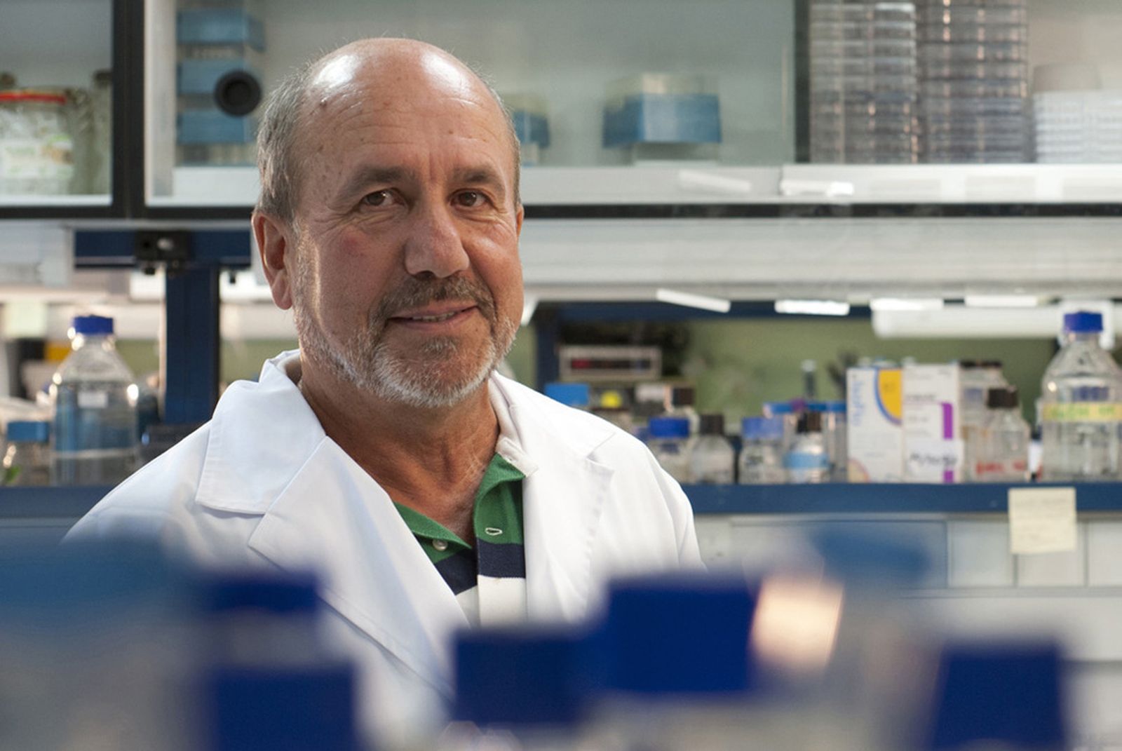 Mariano Esteban, investigador del CSIC en el centro nacional de Biotecnología y miembro del comité científico de la OMS