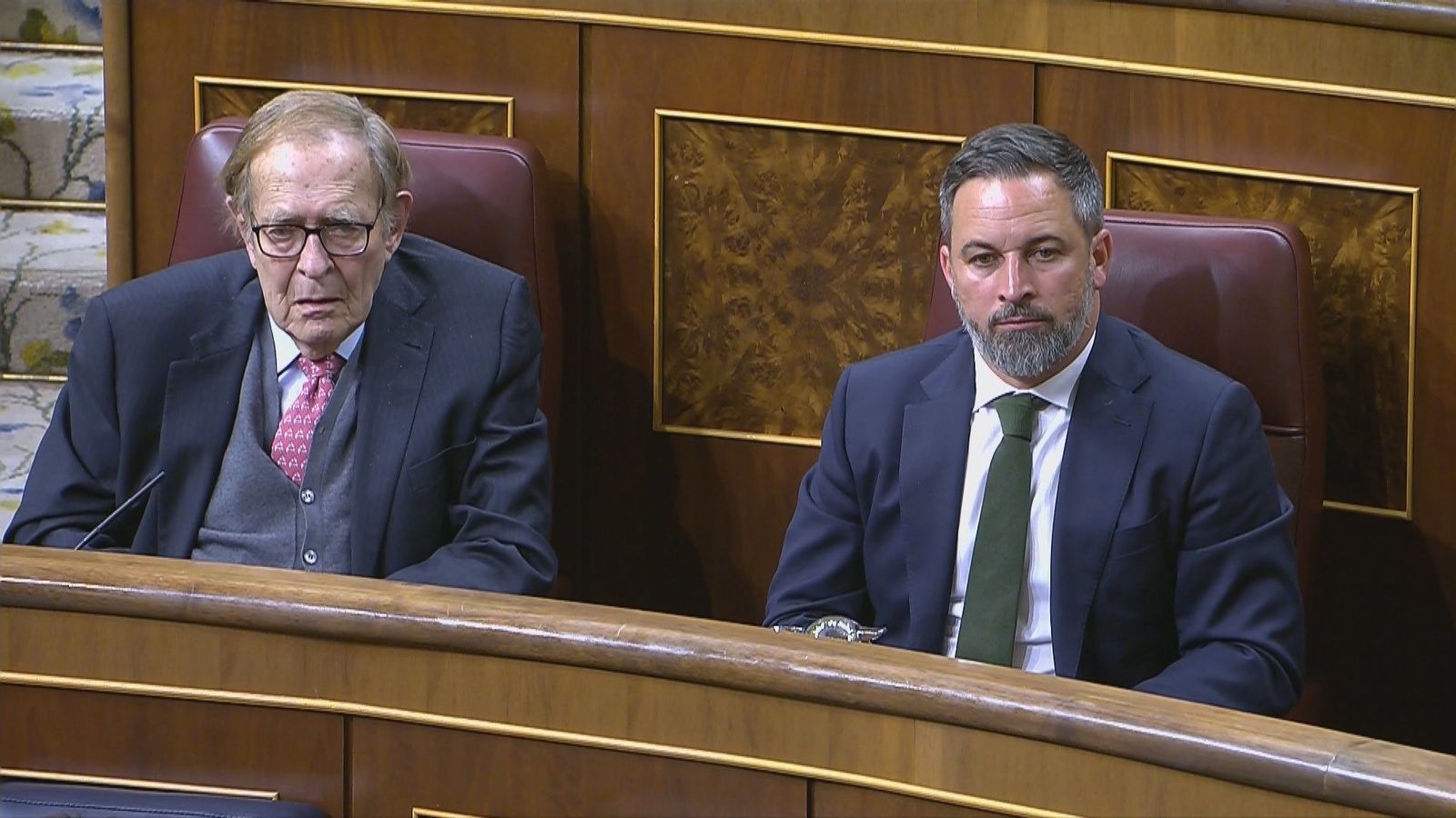 Primera jornada de la moción de censura: Once horas con referencias al "tocho" y al "glutamato"